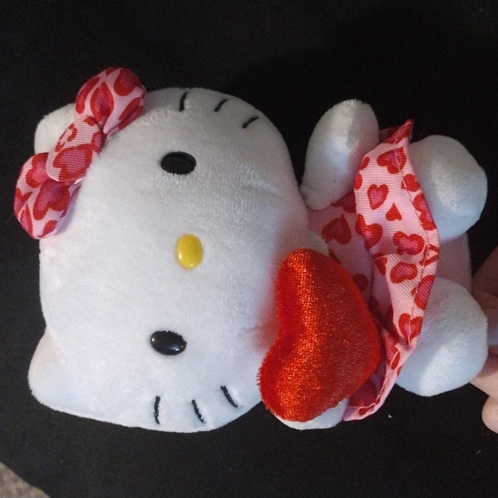 Hello kitty plushie